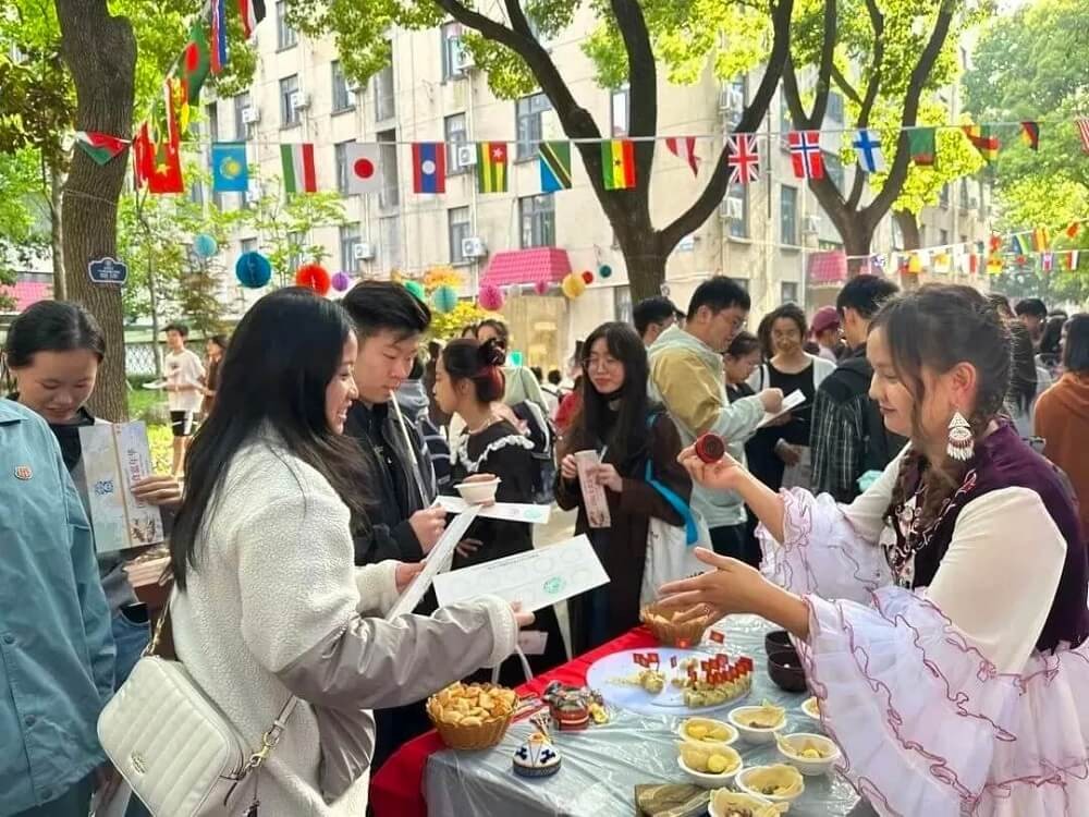 上海財經大學研究生國際文化街活動