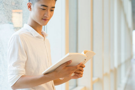 加拿大西三一大學中外合作辦學上課方式