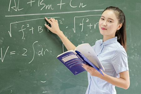 哈爾濱師范大學(xué)EMBA成績查詢?nèi)肟? alt=