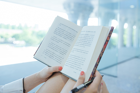 報考中央民族大學(xué)專業(yè)碩士可以考公務(wù)員嗎？