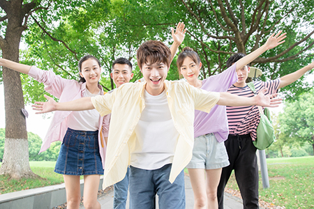 專升本可以報考華東師范大學非全日制研究生MPA專業嗎？