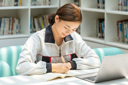 湖南大學MPA畢業證書 湖南大學MPA畢業證書