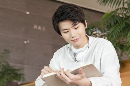 西北大學非全日制研究生畢業證書 西北大學非全日制研究生畢業證書