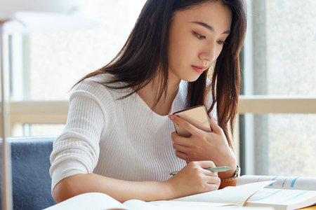 專碩兩年制的學校 專碩兩年制的學校