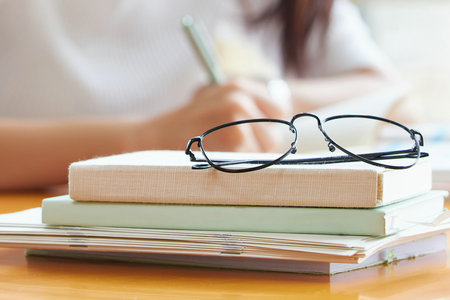 經(jīng)濟(jì)法學(xué)在職博士需要考試嗎