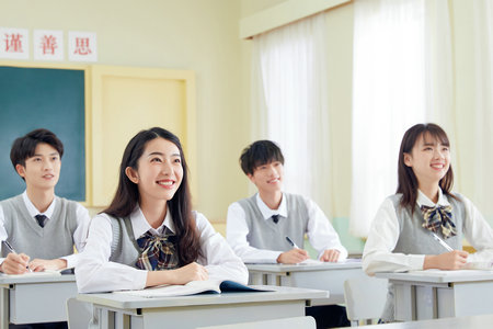 西班牙阿爾卡拉大學(xué)國際博士學(xué)費 西班牙阿爾卡拉大學(xué)國際博士學(xué)費