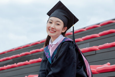 西班牙巴塞羅那大學國際博士畢業獲得什么證書