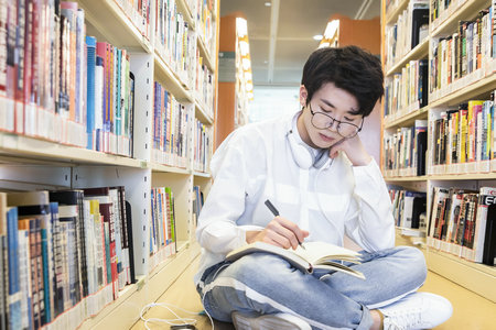 江蘇大學非全日制研究生學費一覽表 江蘇大學非全日制研究生學費一覽表