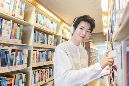 上海財(cái)經(jīng)大學(xué)在職研究生考試科目