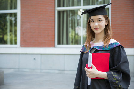 報考職業經理高級研修班需要多少錢，學費貴嗎？