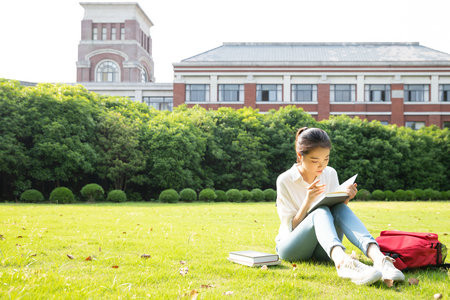 英國(guó)西倫敦大學(xué)在哪里報(bào)名？