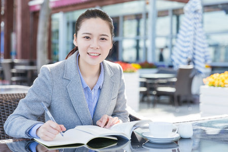 英國薩?？舜髮W國際碩士報名入口