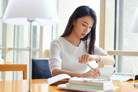 2026廣州中醫藥大學非全日制研究生考試考什么科目？