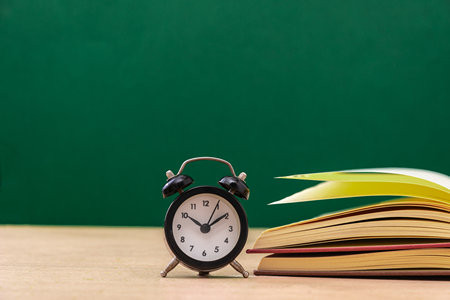 2026天津財經(jīng)大學(xué)非全日制研究生考試考什么科目？