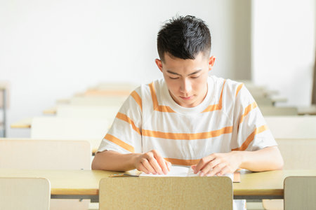 河北科技師范學(xué)院非全日制研究生成績查詢?nèi)肟? alt=