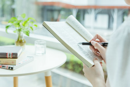 浙江工商大學金融專碩幾月份出成績?