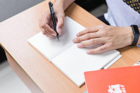 遼寧工業大學非全日制研究生分數線在哪里看？