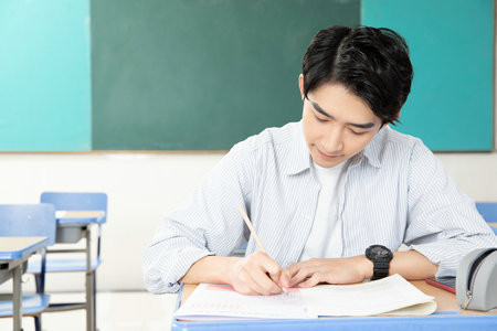 湖北師范大學非全日制研究生分數線在哪里看？