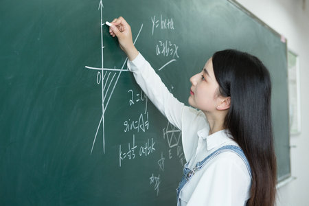 美國羅商大學國際博士招生動態