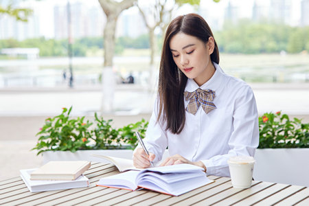 西班牙巴塞羅那大學(xué)招生時間安排 西班牙巴塞羅那大學(xué)招生時間安排