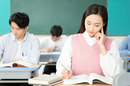 應(yīng)用經(jīng)濟(jì)學(xué)高級(jí)研修班招生簡(jiǎn)章 應(yīng)用經(jīng)濟(jì)學(xué)高級(jí)研修班招生簡(jiǎn)章