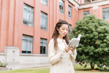 2025年遼寧工業(yè)大學(xué)在職研究生招生簡(jiǎn)章