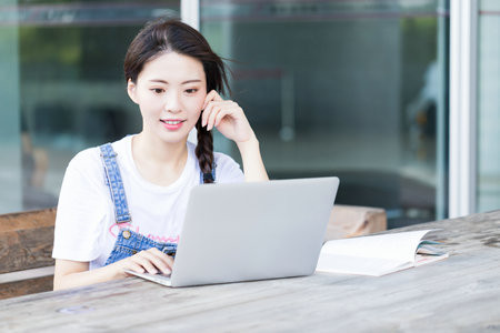 2025年設(shè)計(jì)學(xué)在職研究生招生簡(jiǎn)章