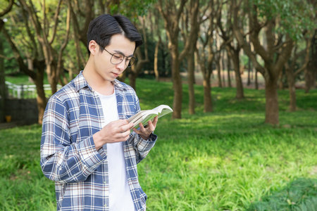 中醫(yī)學(xué)在職研究生招生簡章 中醫(yī)學(xué)在職研究生招生簡章