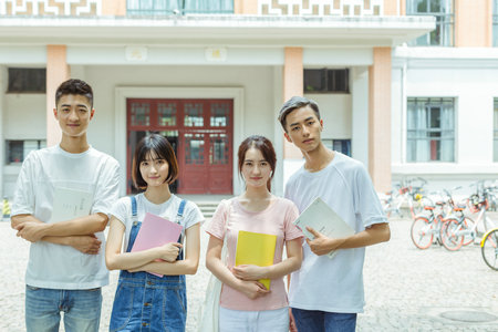 美國亞利桑那州立大學(xué)中外合辦招生對象