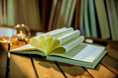 詳解！國際經貿關系中外合辦招生信息