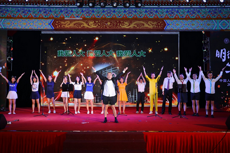 迎新晚會順利舉行圖片05