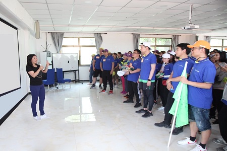 中心副主任張秋蘭老師對活動進行總結 中心副主任張秋蘭老師對活動進行總結