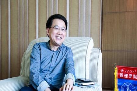 何正文教授 何正文教授