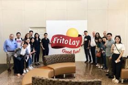 全體同學參觀Frito-Lay company 全體同學參觀Frito-Lay company