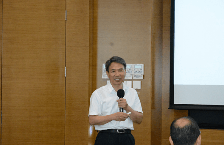 奉金明老師講述開課原因及課程歷史 奉金明老師講述開課原因及課程歷史