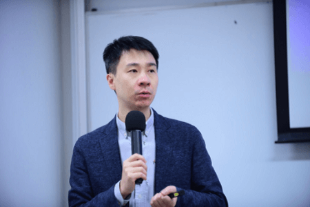 2013級學長何斌 2013級學長何斌