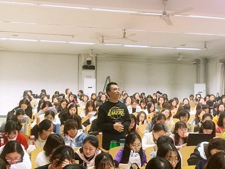 提出問題的學員 提出問題的學員