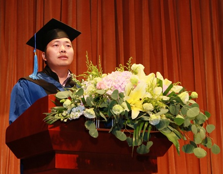 畢業(yè)生代表 朱少春 畢業(yè)生代表 朱少春
