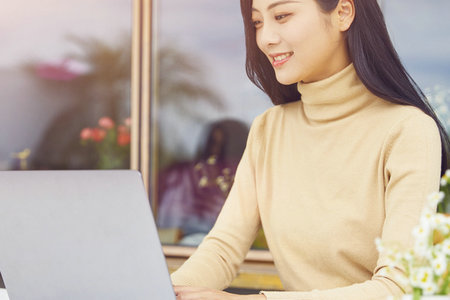 上海戲劇學院非全日制研究生成績查詢?nèi)肟? alt=