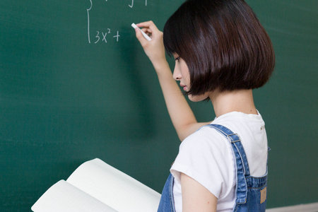 西安建筑科技大學在職研究生證書 西安建筑科技大學在職研究生證書