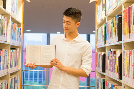 上海財(cái)經(jīng)大學(xué)新聞學(xué)在職研究生是免試入學(xué)嗎 上海財(cái)經(jīng)大學(xué)新聞學(xué)在職研究生是免試入學(xué)嗎