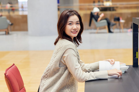 英國西倫敦大學學費一覽表2023年