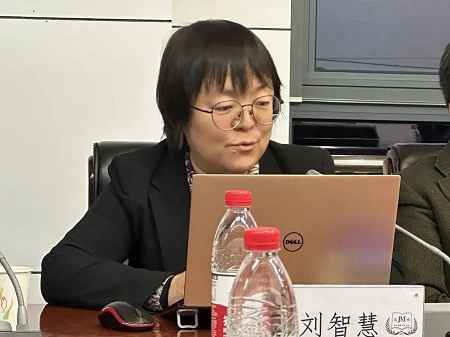 劉智慧對朱媛和吳凡的主題發言進行點評 劉智慧對朱媛和吳凡的主題發言進行點評